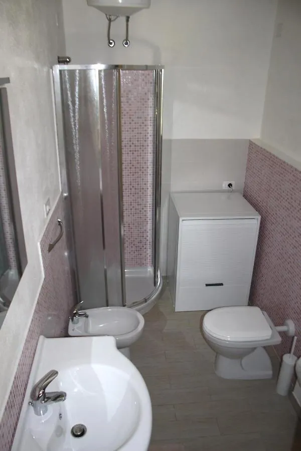 Purple House, 30M To Beach Pula